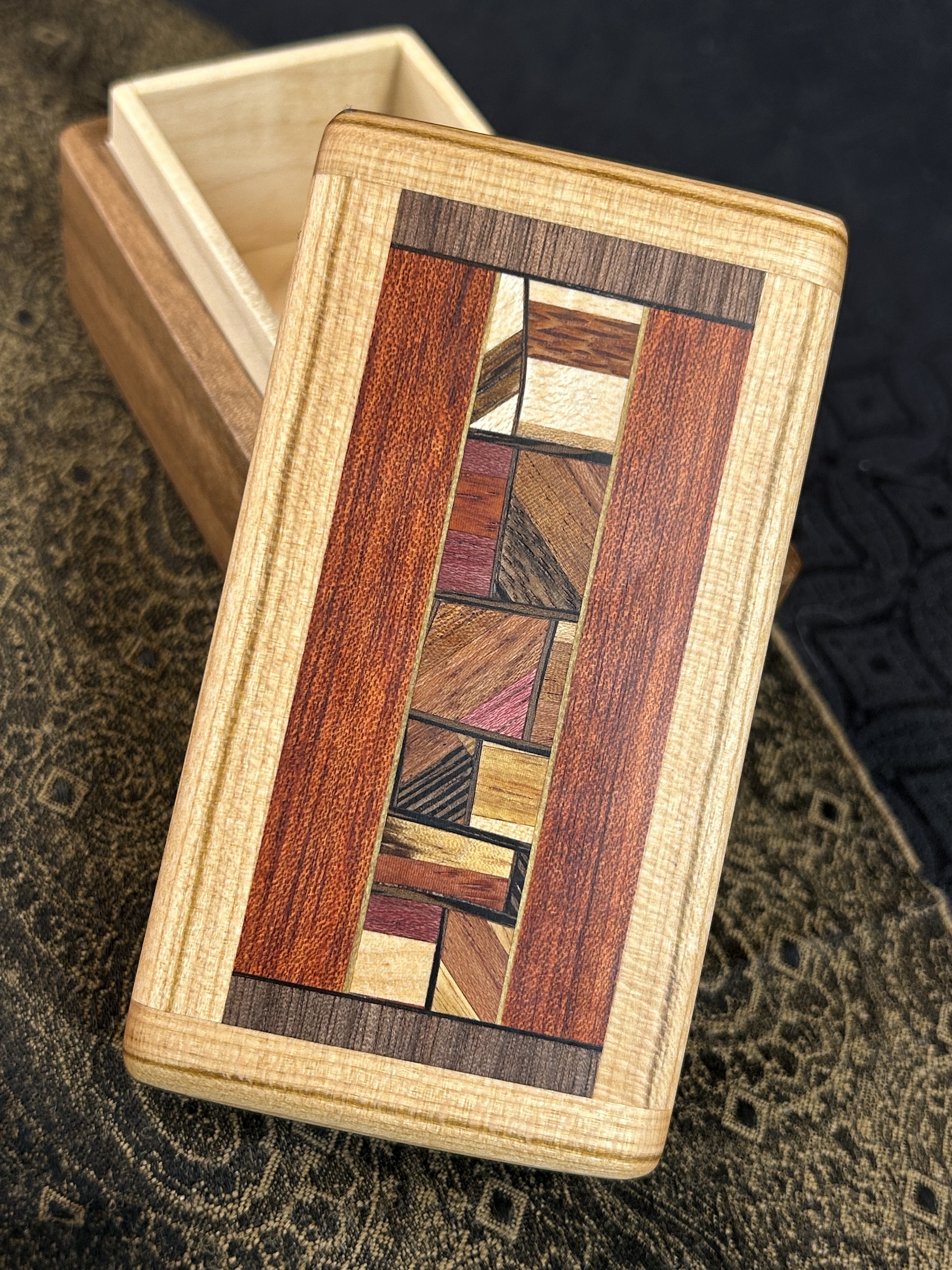 MINI box: Walnut with 60-pc in Cherry