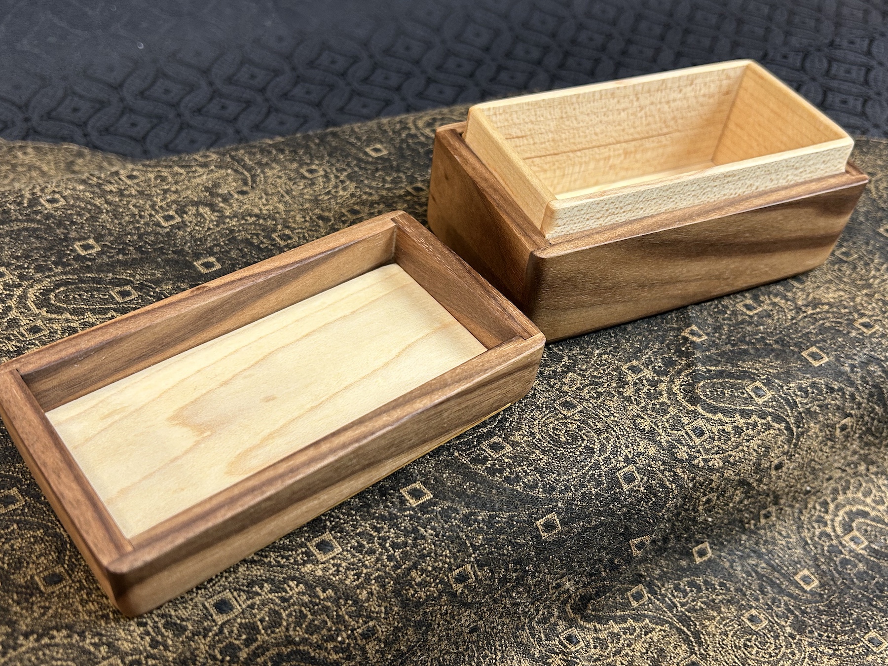 MINI box: Walnut with 29-pc in Yellow Tarara - Image 3